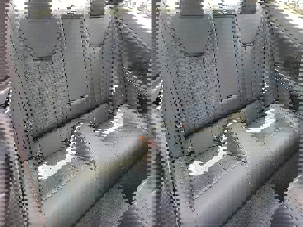 Used 2024 BMW M440i Coupe w/ Premium Package image 23