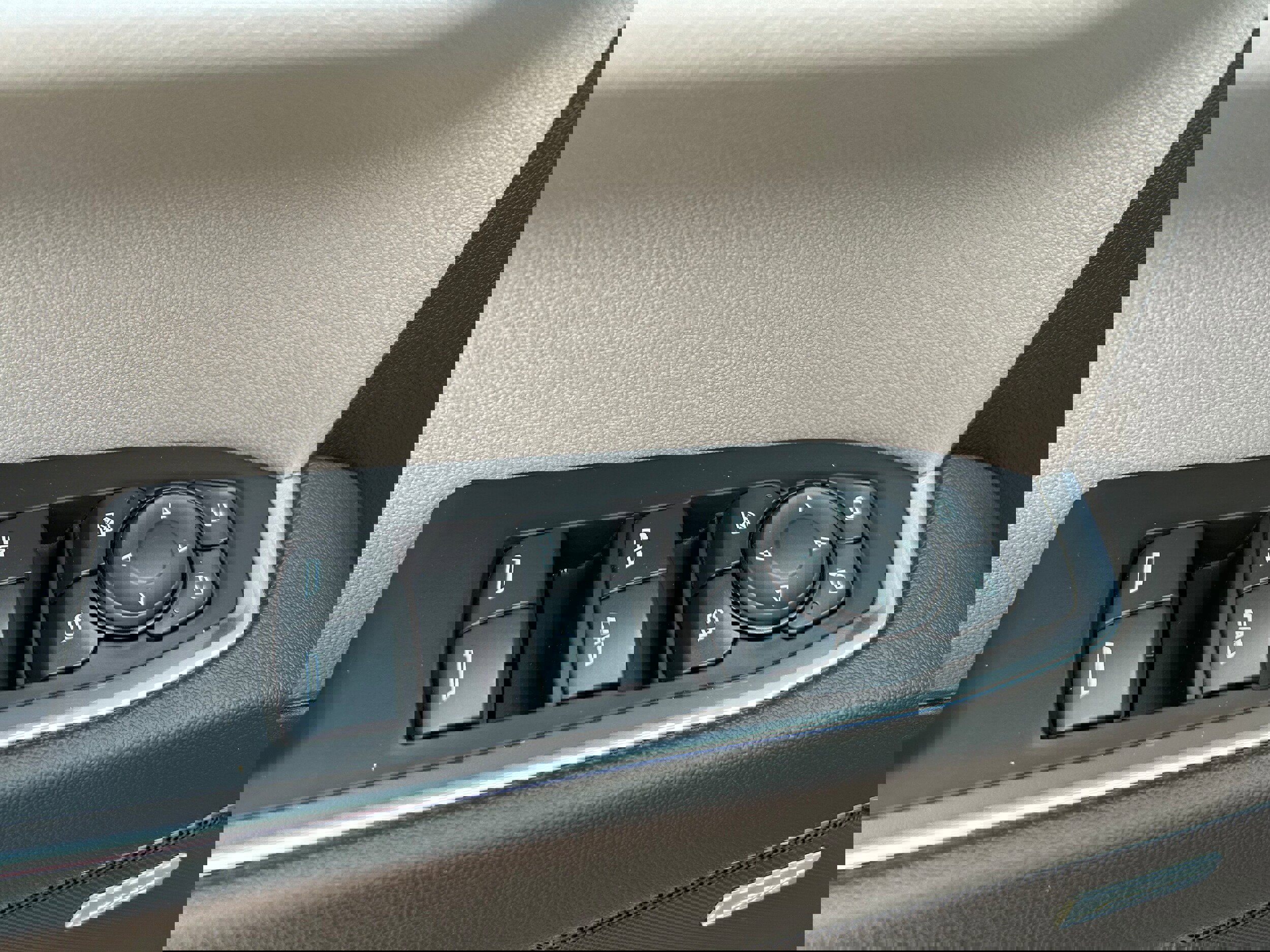 Used 2022 Chevrolet Silverado 1500 LTZ image 17