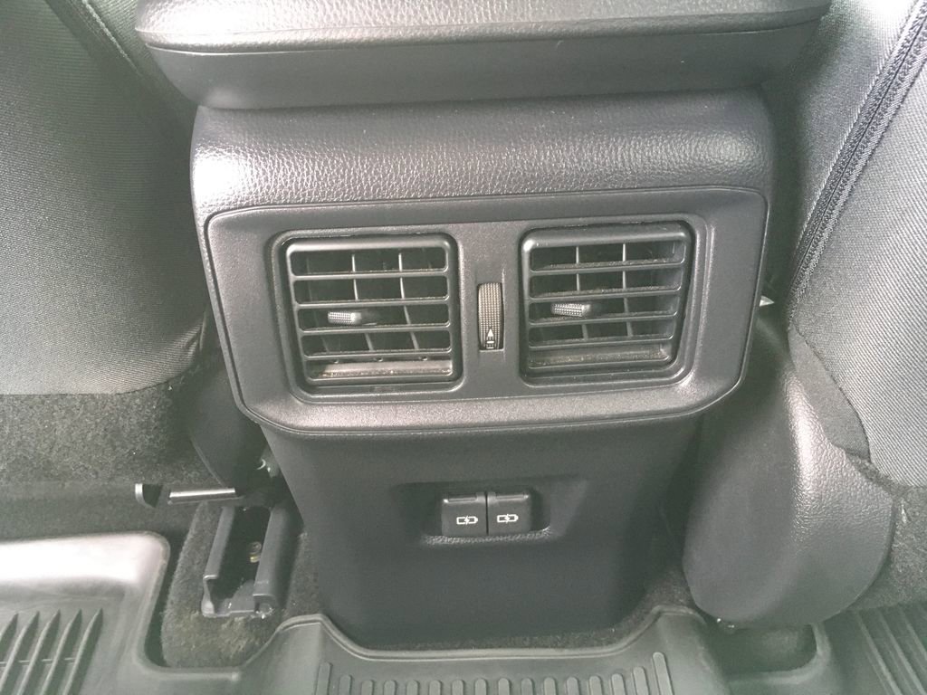 Used 2025 Toyota RAV4 XLE AWD/4WD image 23
