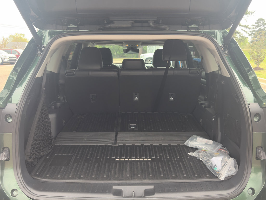 Certified 2025 Toyota Highlander XLE image 15