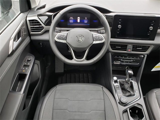 New 2025 Volkswagen Taos SE image 10