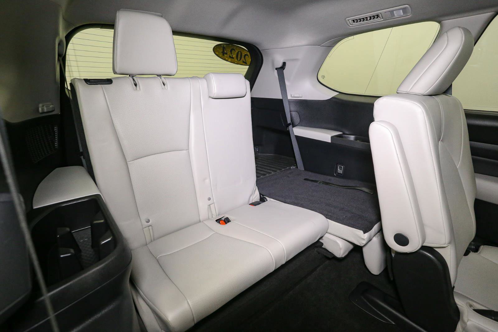 Used 2024 Toyota Grand Highlander XLE image 24