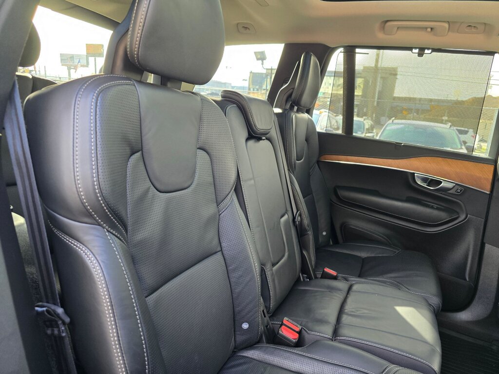 Used 2018 Volvo XC90 T6 Inscription w/ Convenience Package AWD/4WD image 16