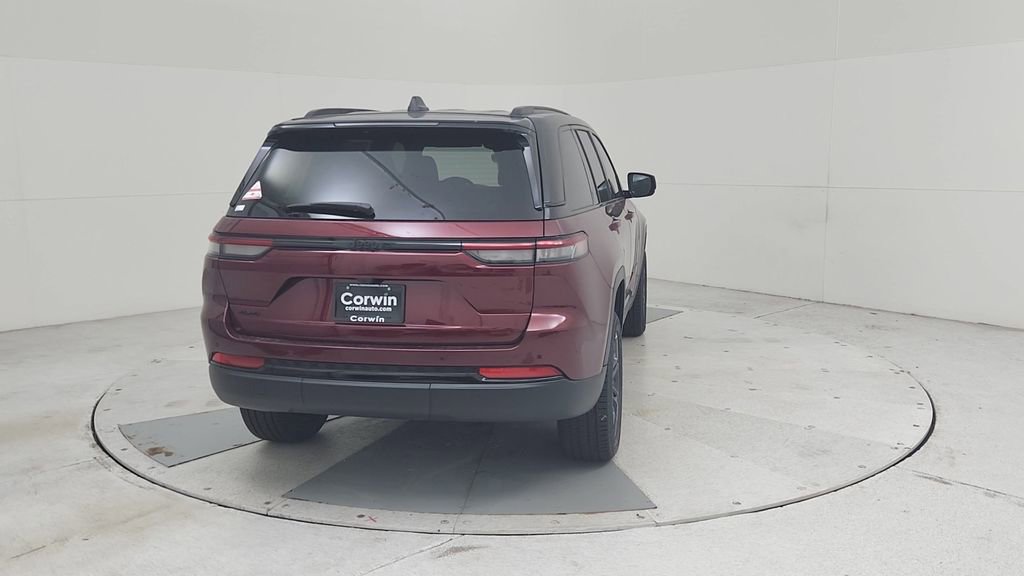 New 2025 Jeep Grand Cherokee Limited image 13