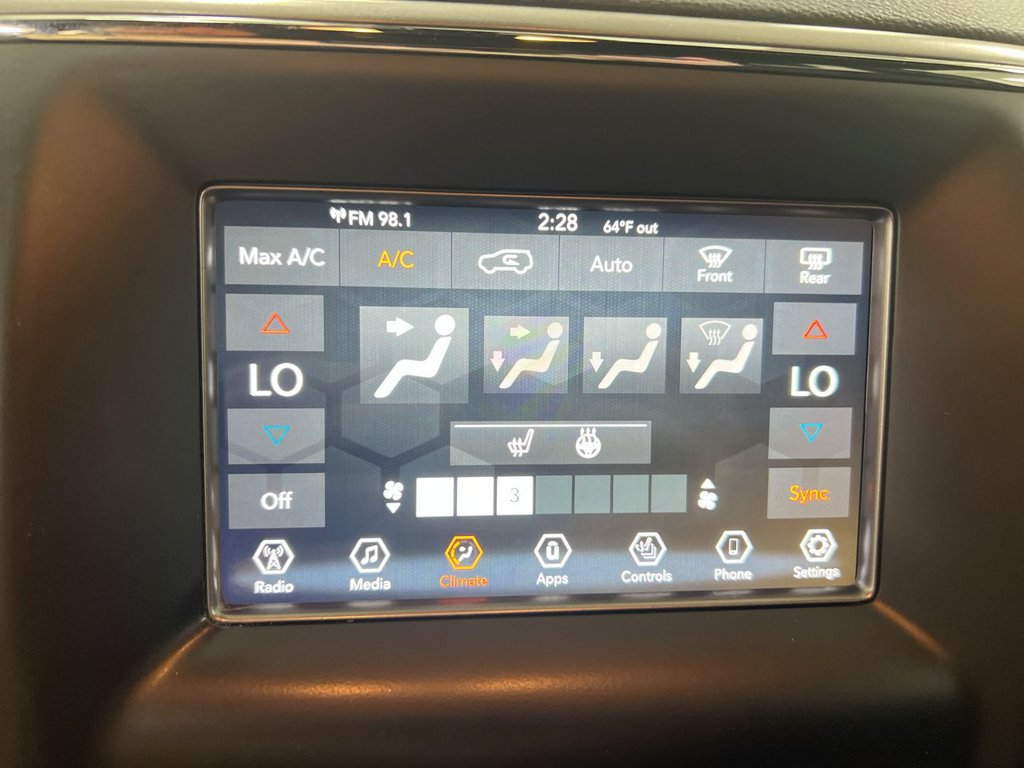 Used 2018 Jeep Grand Cherokee Laredo AWD/4WD image 16