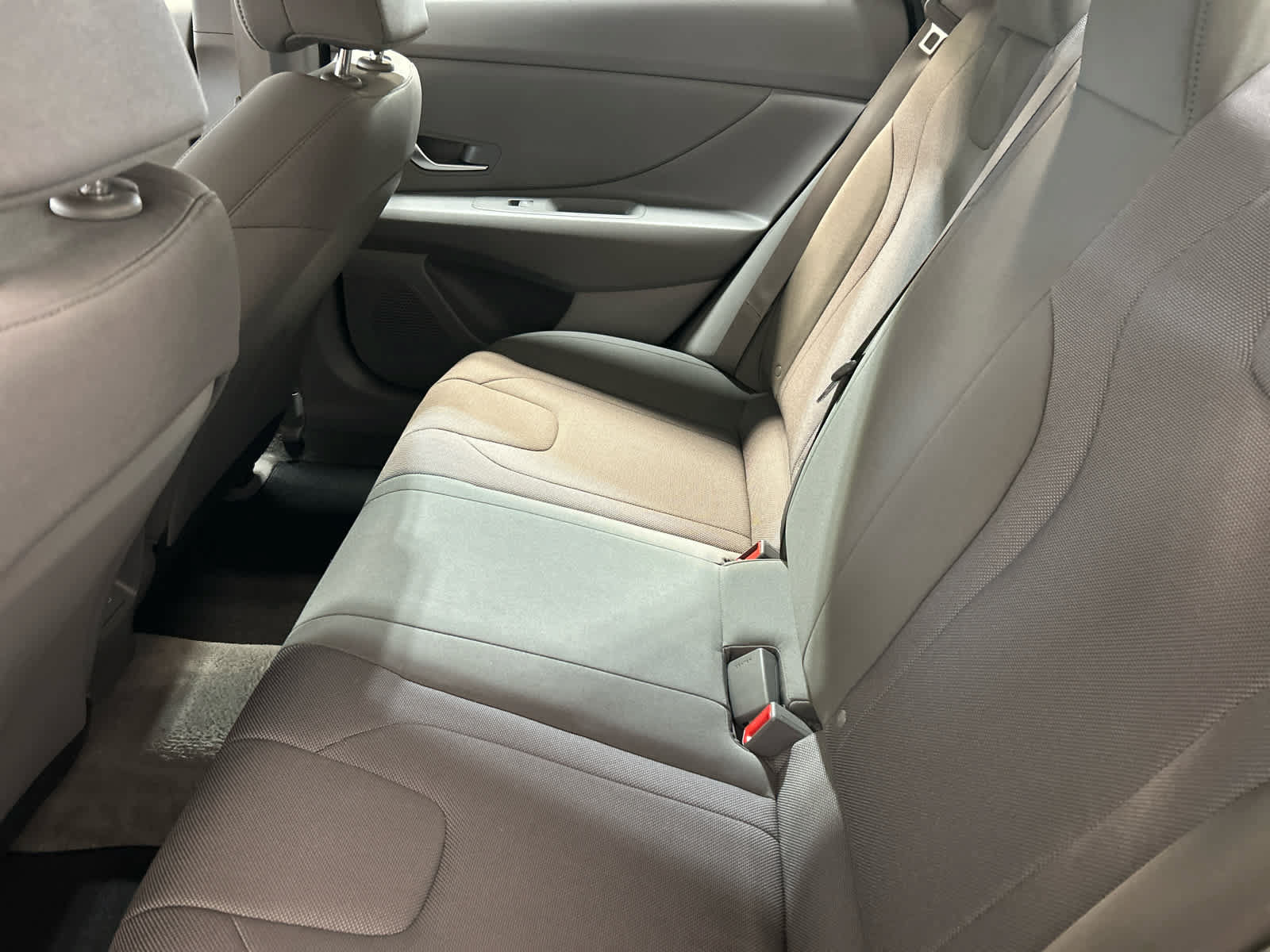 Used 2025 Hyundai Elantra SE FWD image 9