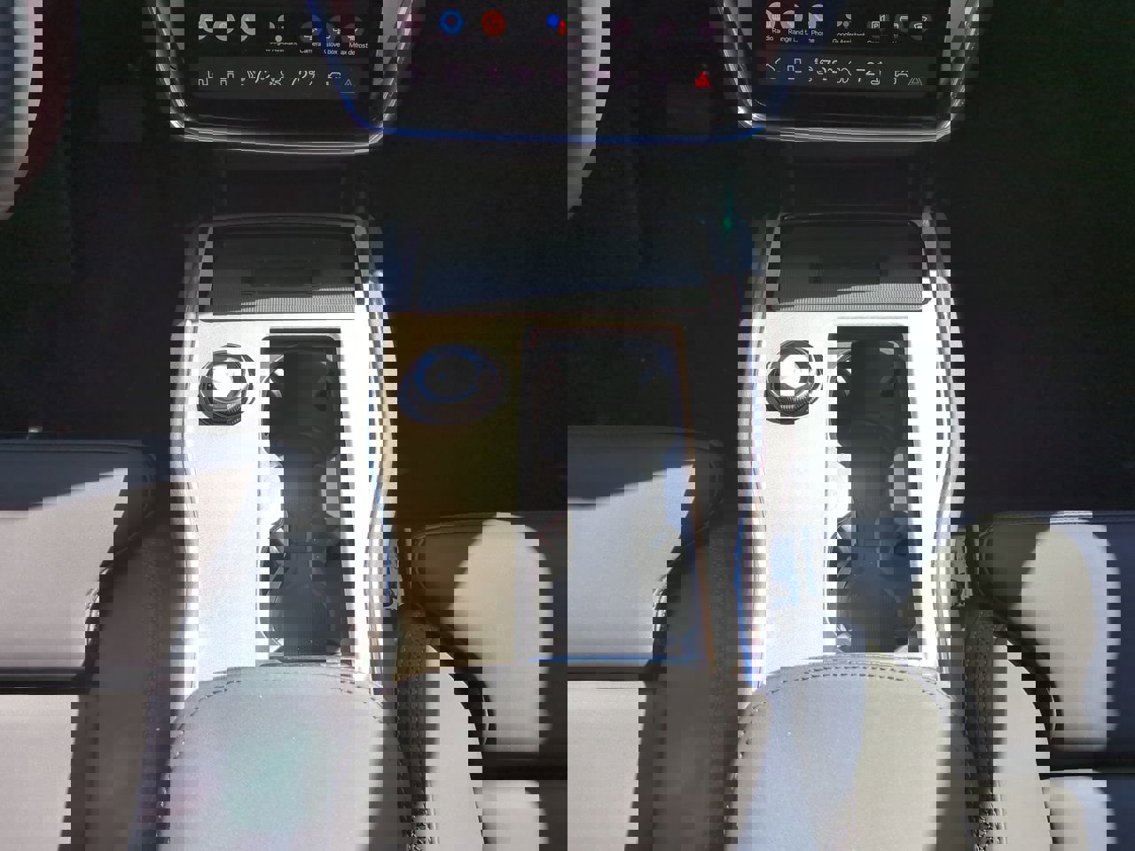 New 2025 Volvo EX90 Ultra image 17