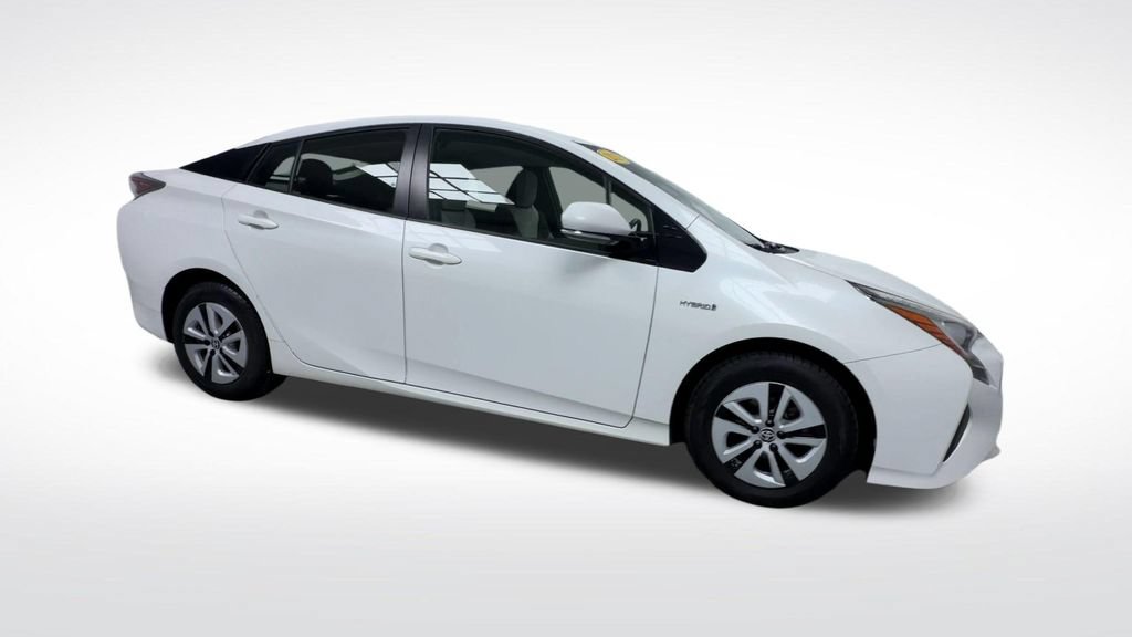 Used 2017 Toyota Prius Four FWD image 9