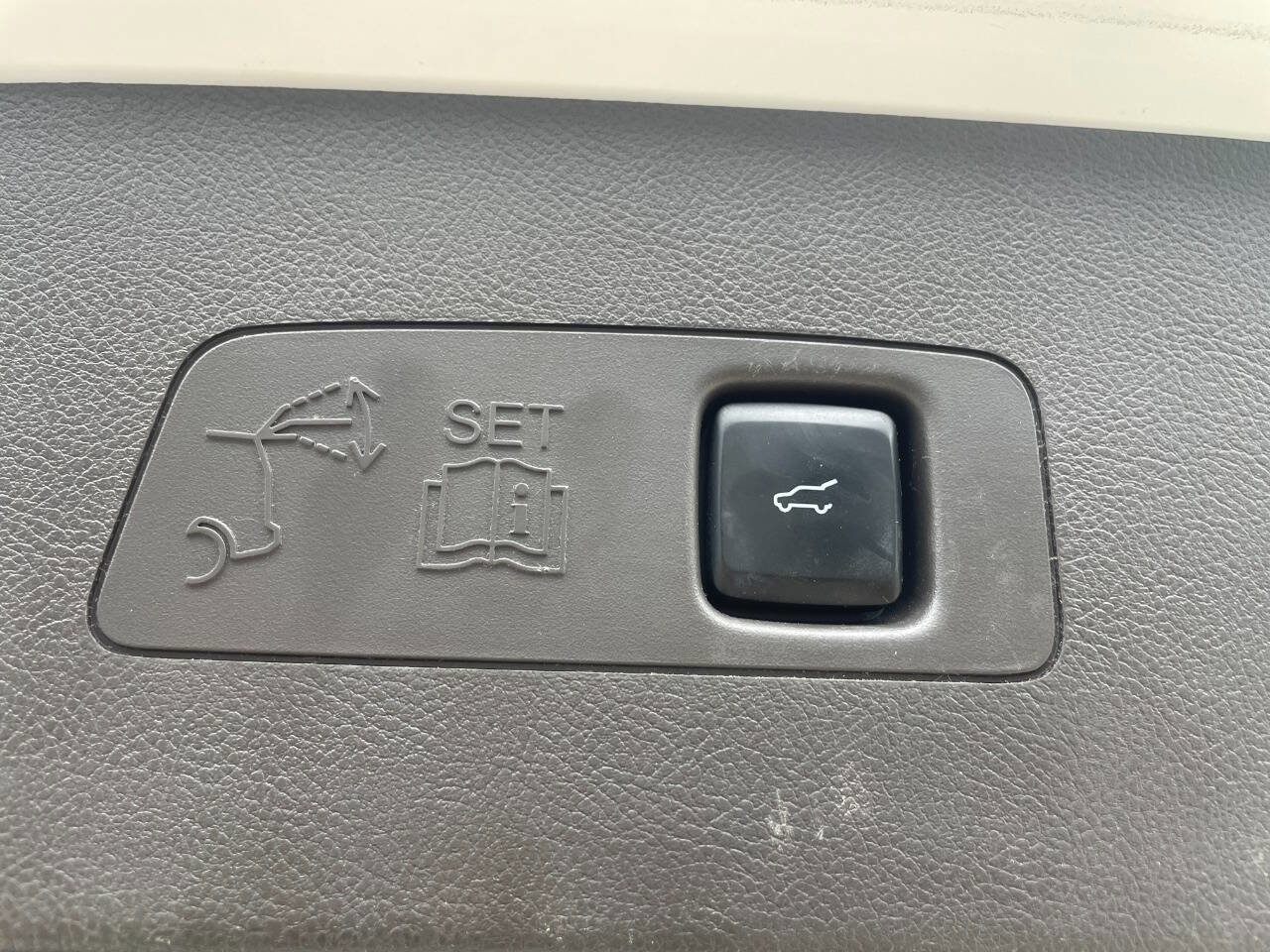 Used 2020 Lincoln Corsair Reserve w/ Equipment Group 202A image 25