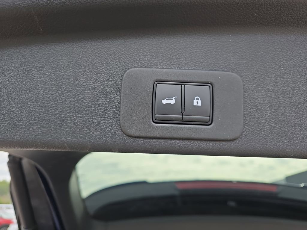 Used 2025 Nissan Murano SV image 17