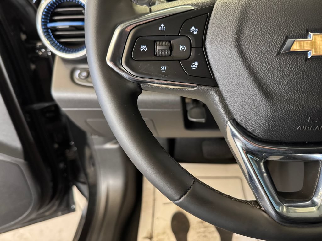Used 2025 Chevrolet Trax LT w/ LT Convenience Package FWD image 10