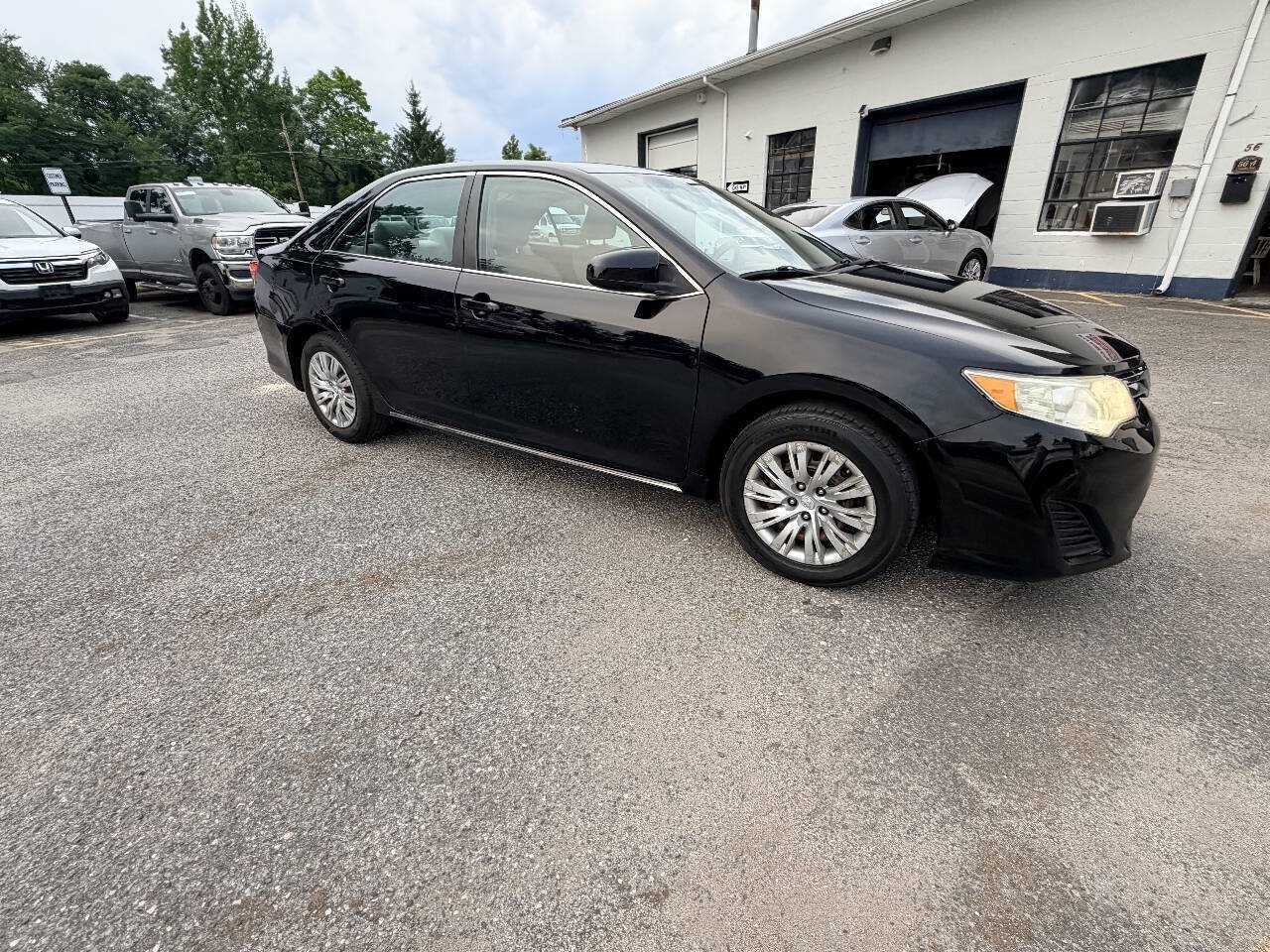 Used 2012 Toyota Camry LE FWD image 17