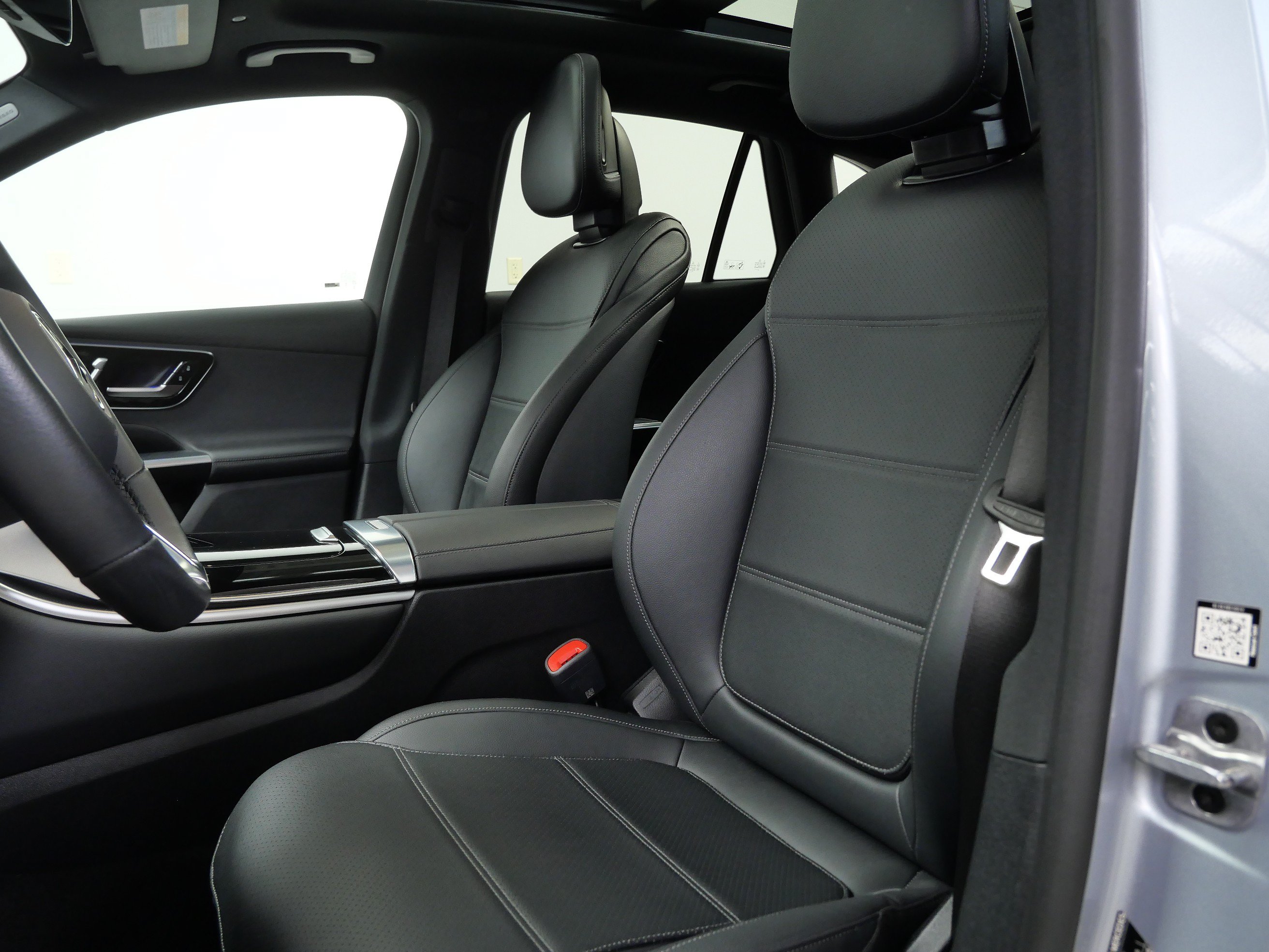 Certified 2026 Mercedes-Benz GLC 300 4MATIC image 14