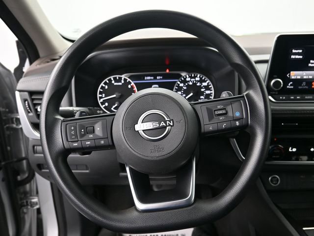 Used 2023 Nissan Rogue SV image 14