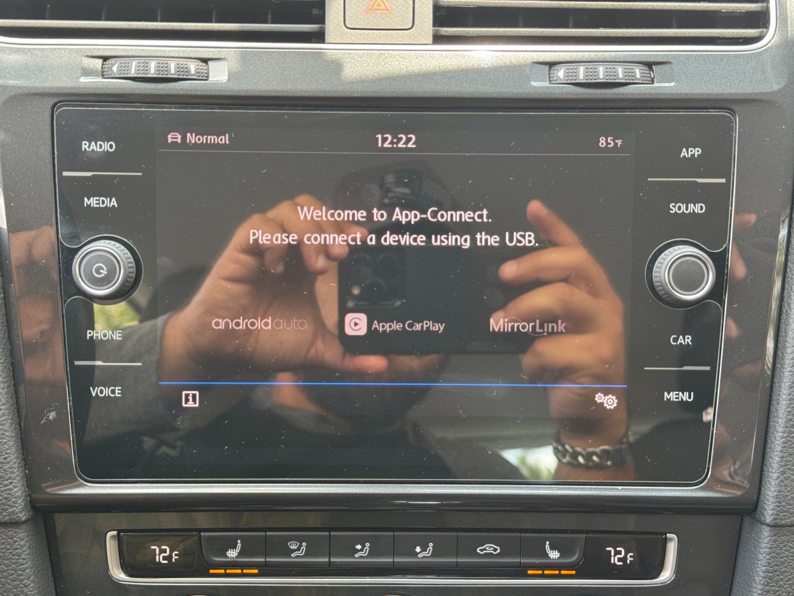 Used 2019 Volkswagen e-Golf SE w/ Driver Assistance Package FWD image 24