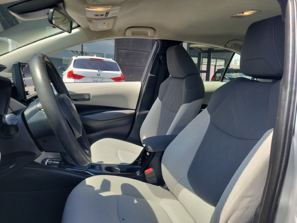 Used 2022 Toyota Corolla LE w/ Carpet Mat Package (TMS) FWD image 17
