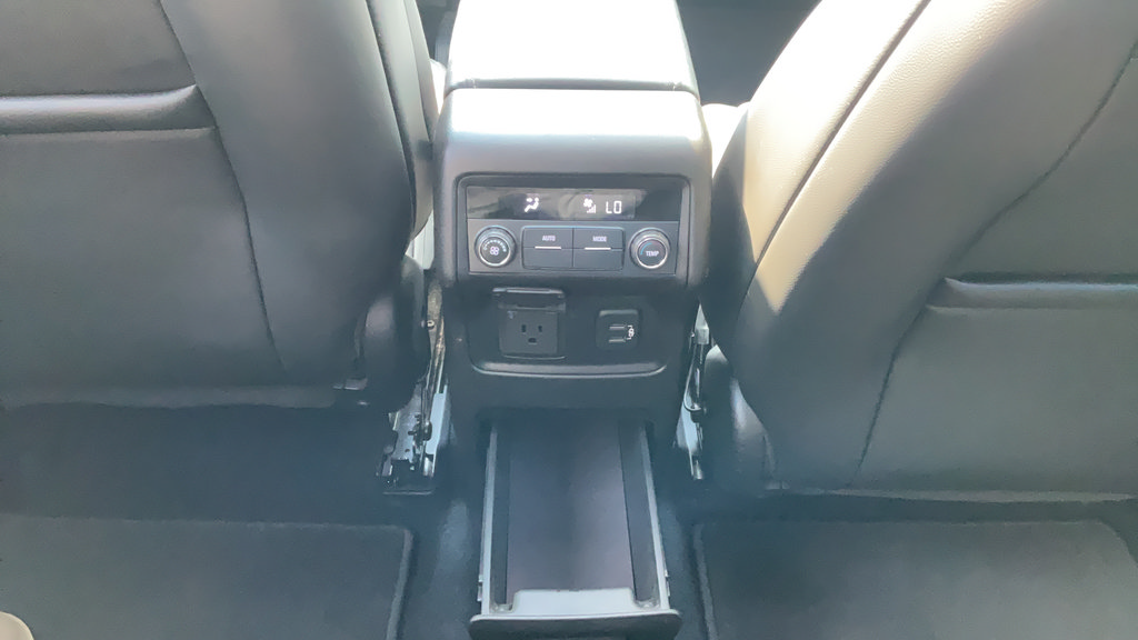 Used 2019 GMC Acadia SLT AWD/4WD image 25