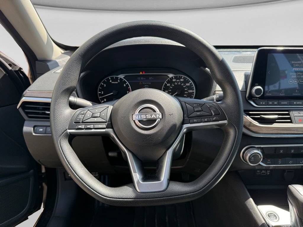 Used 2024 Nissan Altima 2.5 SV FWD image 11