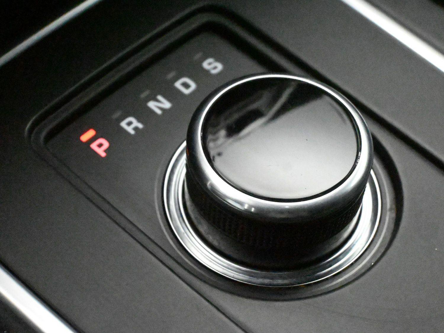 Used 2017 Land Rover Discovery Sport HSE image 8