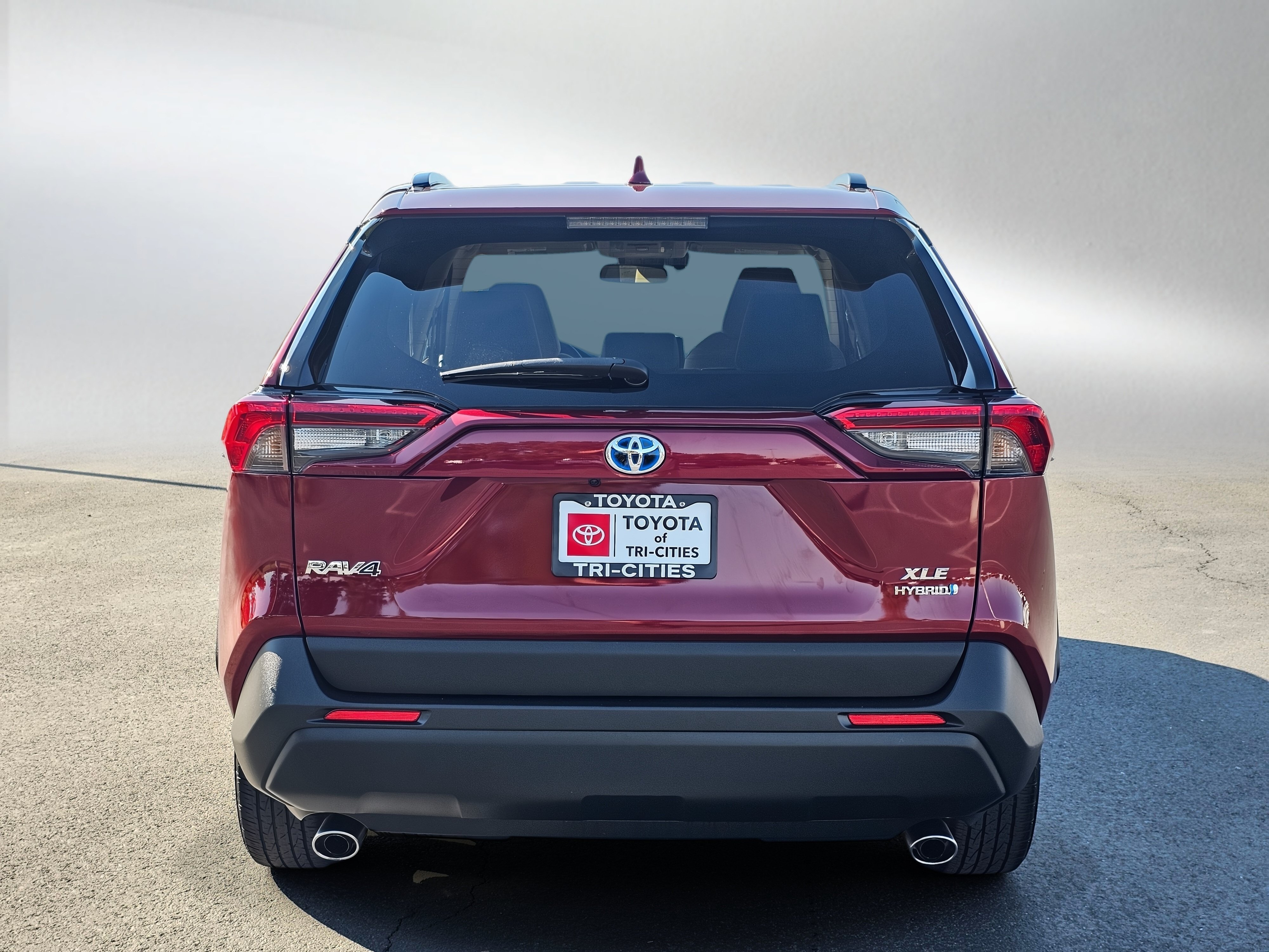 Certified 2022 Toyota RAV4 XLE w/ XLE Grade Weather Package AWD/4WD image 4