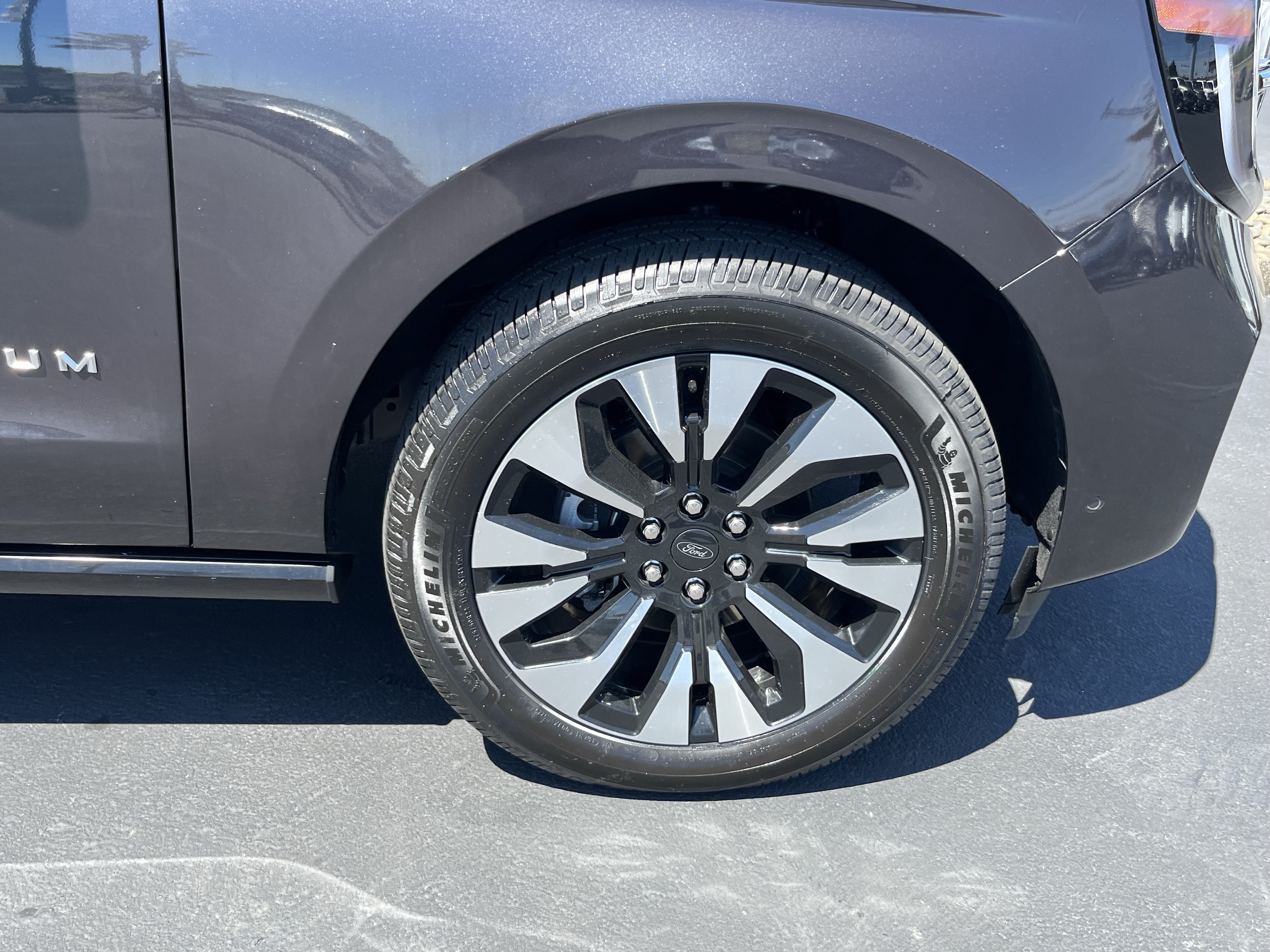 Certified 2025 Ford Expedition Max Platinum AWD/4WD image 5