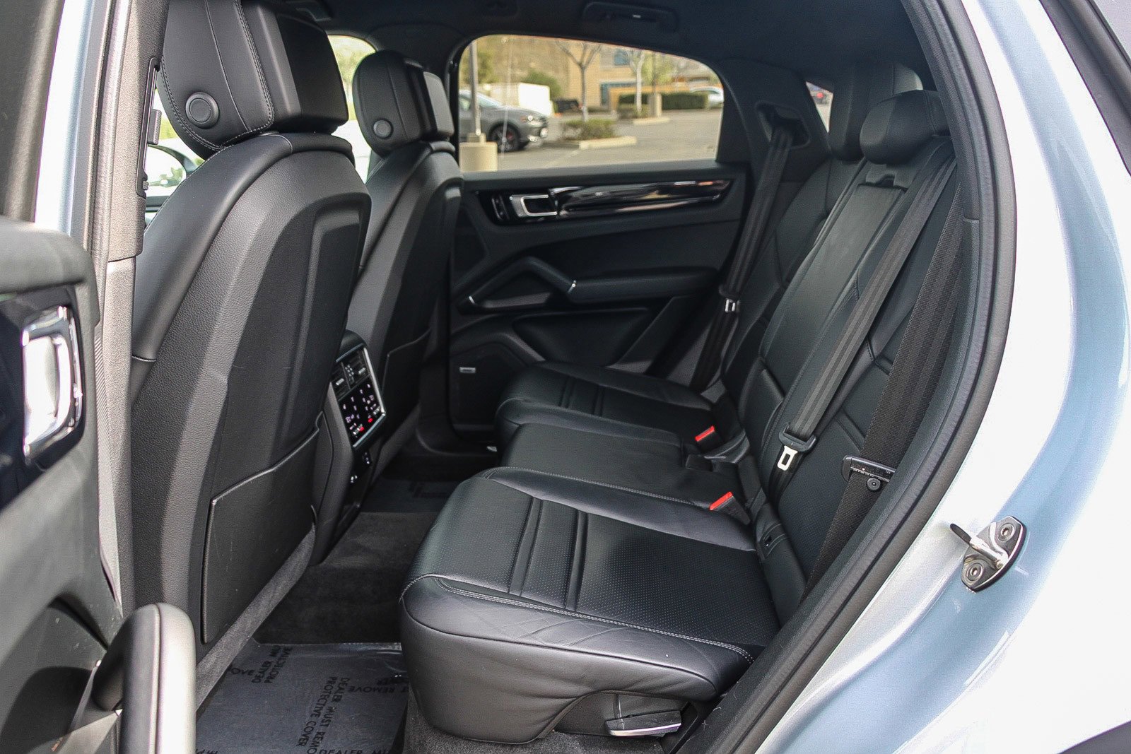 Used 2020 Porsche Cayenne S image 19