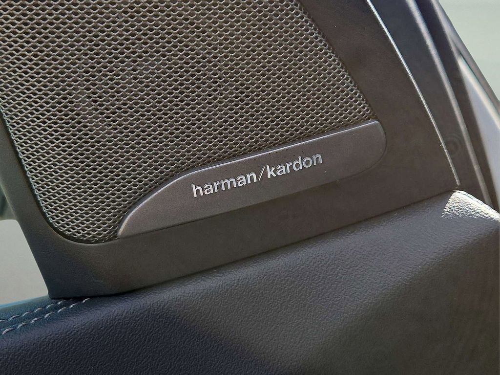 Used 2024 BMW X5 xDrive50e image 21