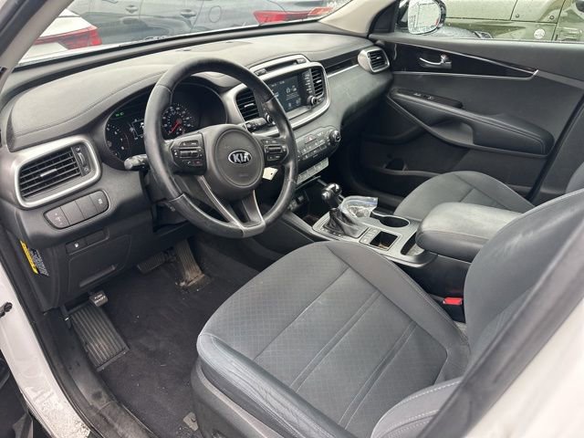 Used 2017 Kia Sorento LX w/ LX Convenience Package image 7