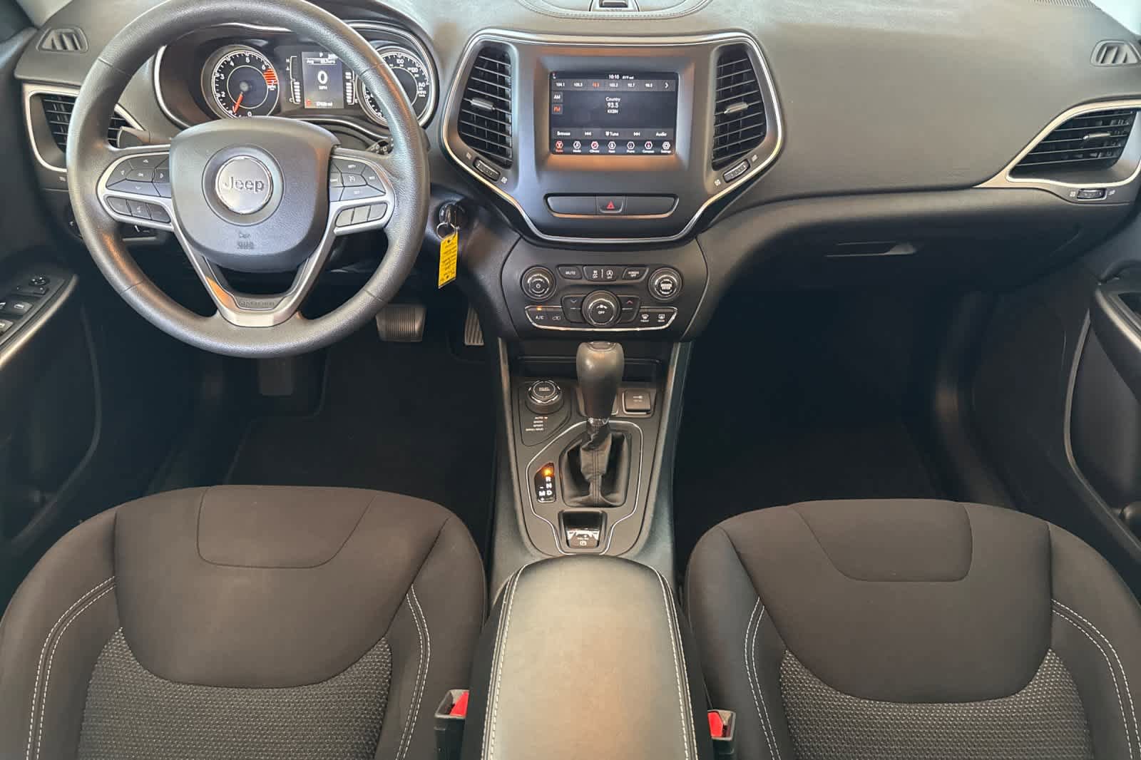 Used 2019 Jeep Cherokee Latitude w/ Popular Appearance Group AWD/4WD image 13