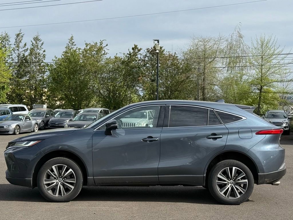 Used 2023 Toyota Venza LE AWD/4WD image 2