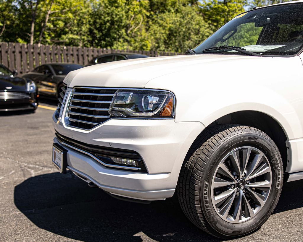 Used 2017 Lincoln Navigator L Select AWD/4WD image 4