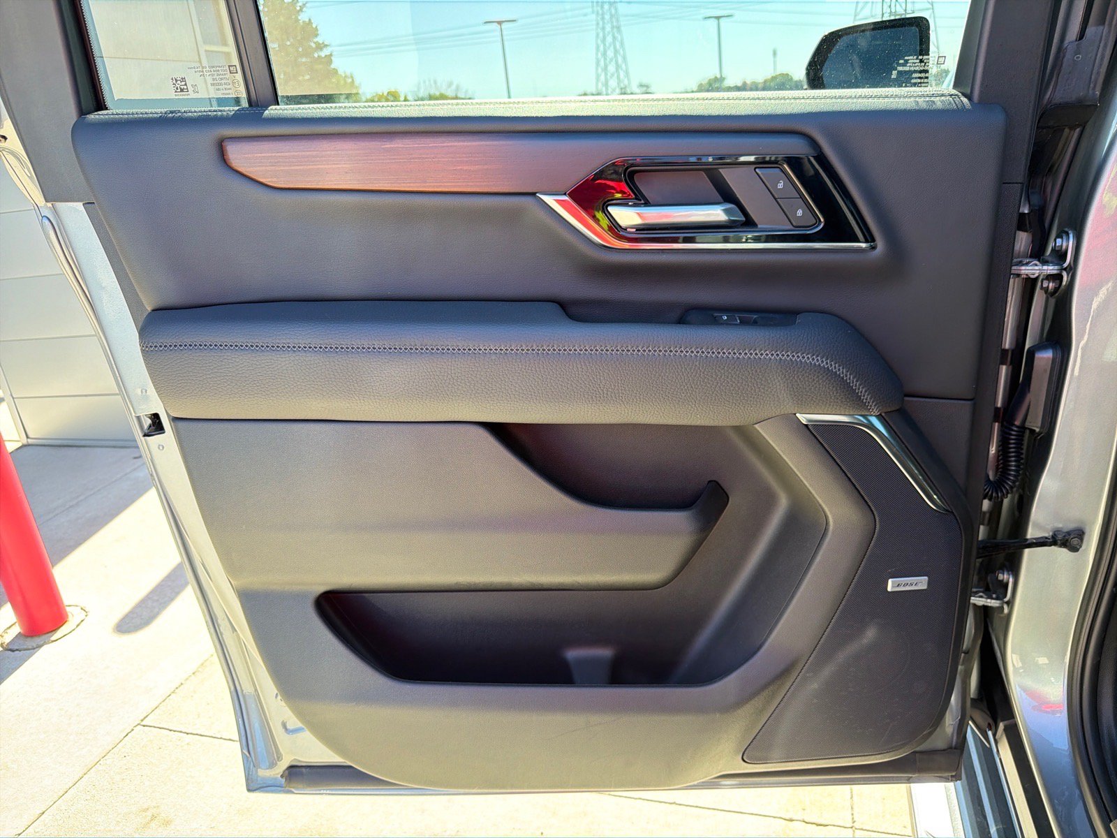 Used 2025 GMC Yukon XL Denali AWD/4WD image 22