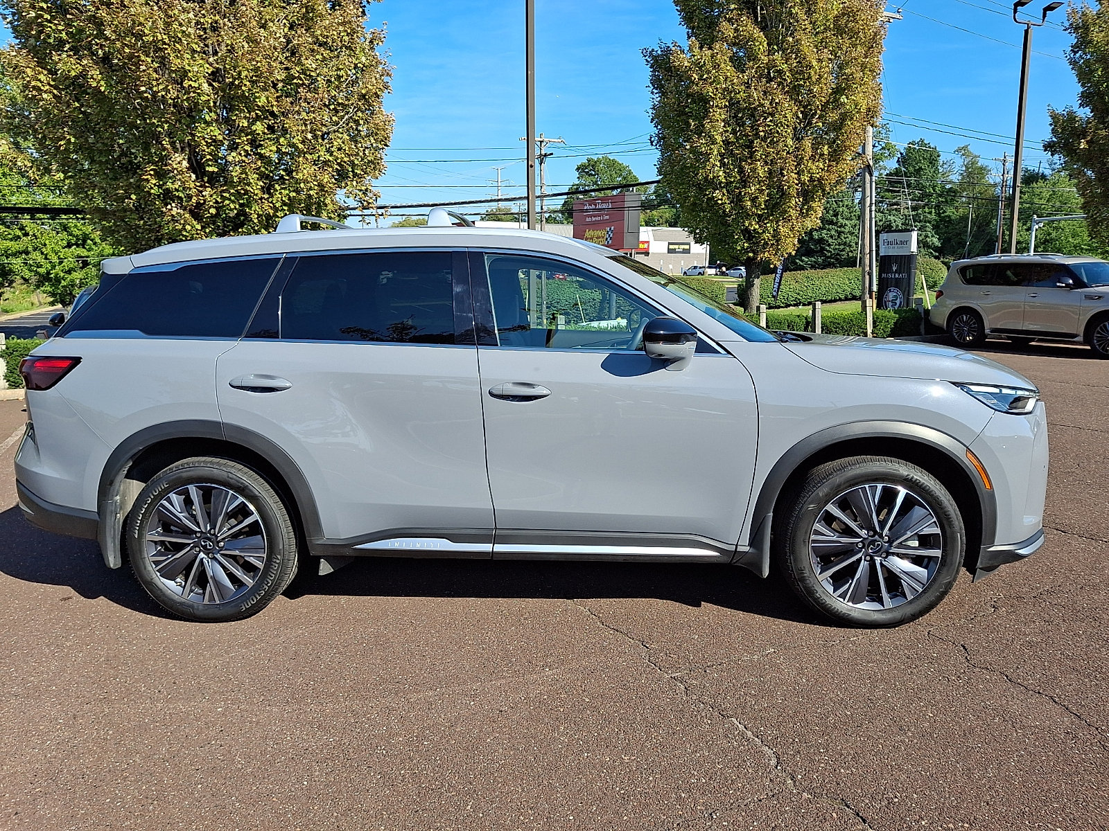 Certified 2026 INFINITI QX60 Luxe w/ Cargo Package AWD/4WD image 7