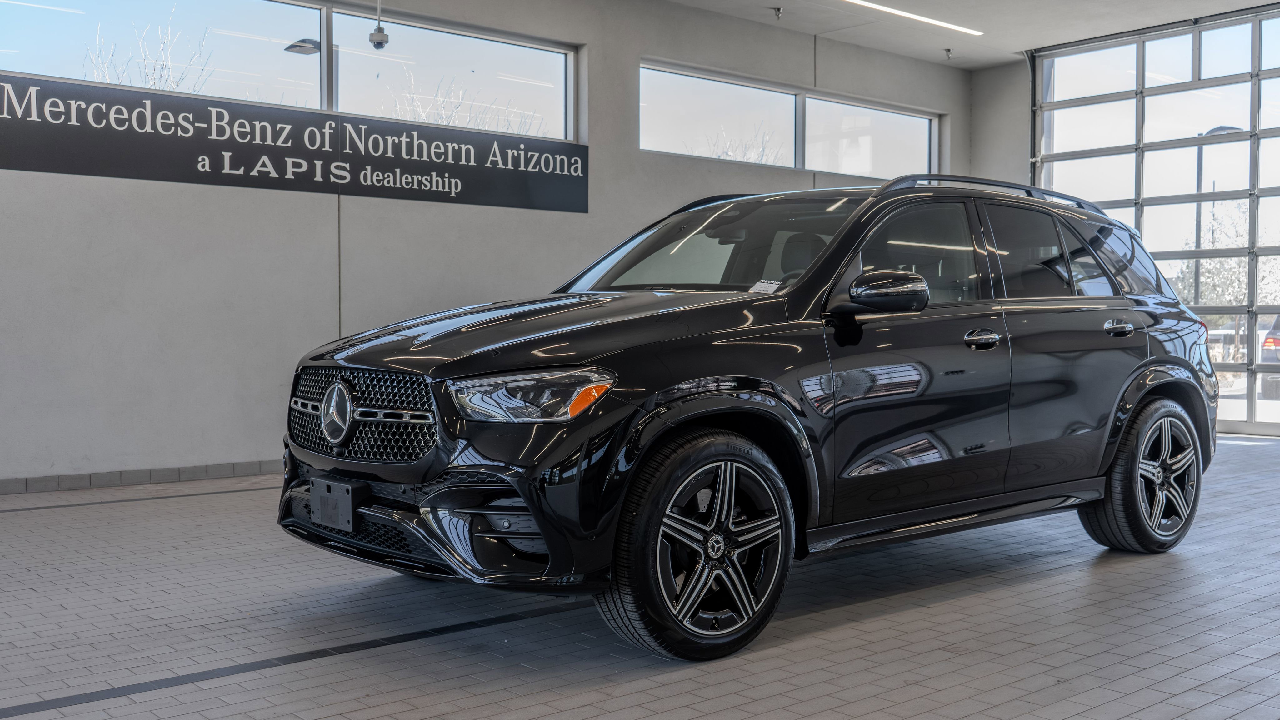 Used 2025 Mercedes-Benz GLE 350 4MATIC image 3