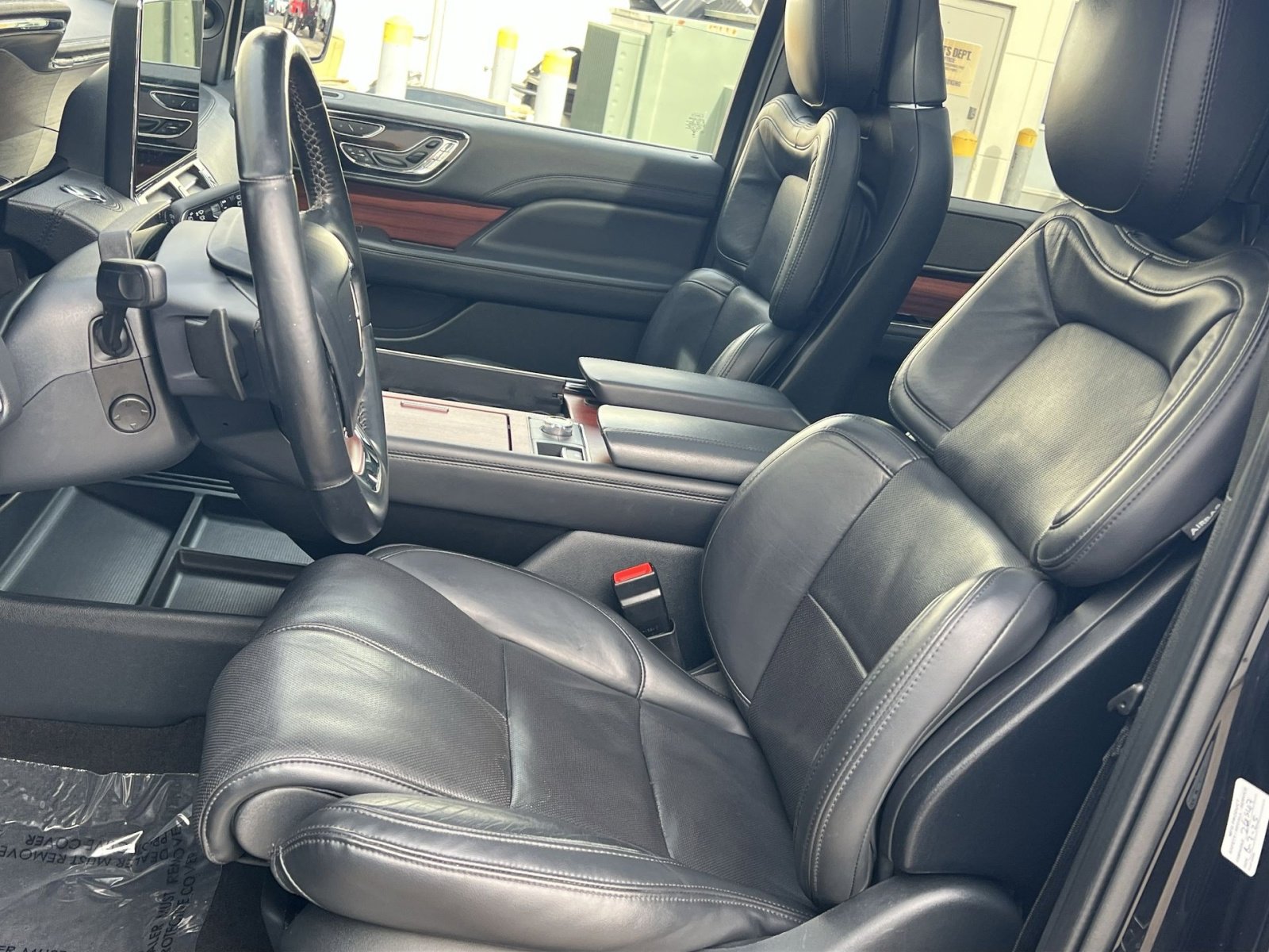 Used 2023 Lincoln Navigator Reserve image 13