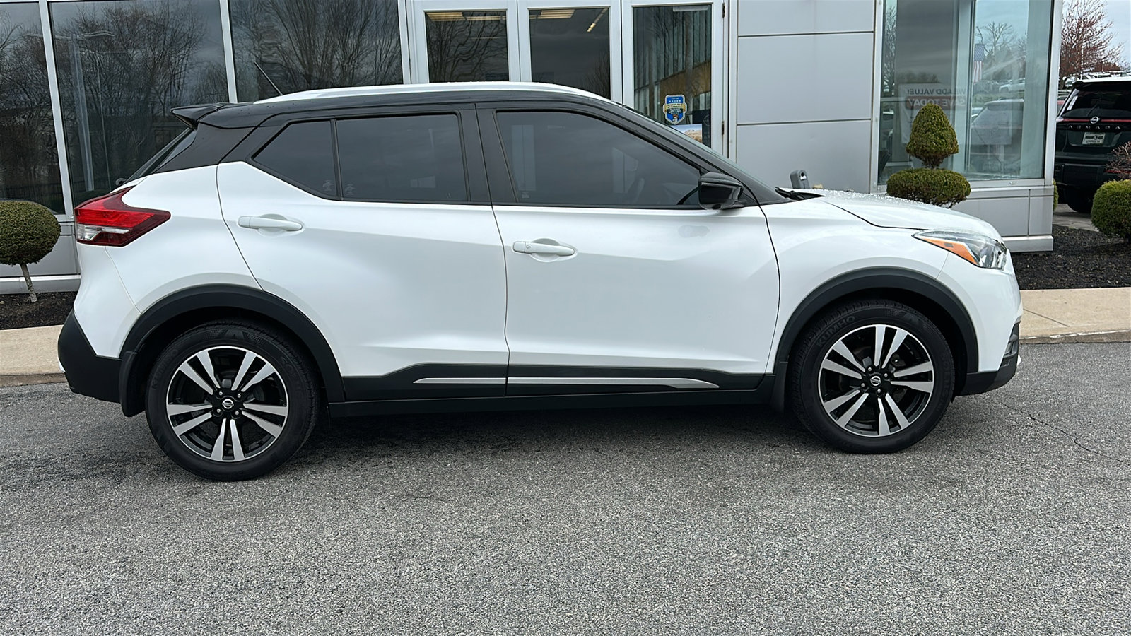 Used 2018 Nissan Kicks SR w/ Premium Package image 28