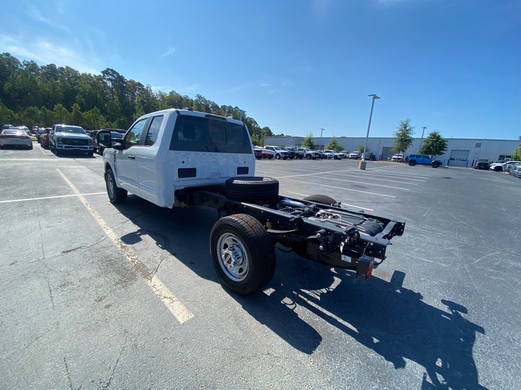 New 2026 Ford F350 XL w/ XL Chrome Package RWD image 5