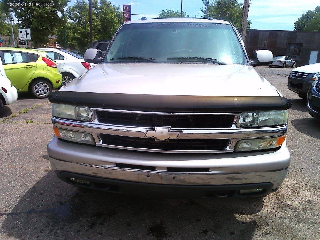 Used 2004 Chevrolet Tahoe LT w/ LT Preferred Equipment Group AWD/4WD image 3