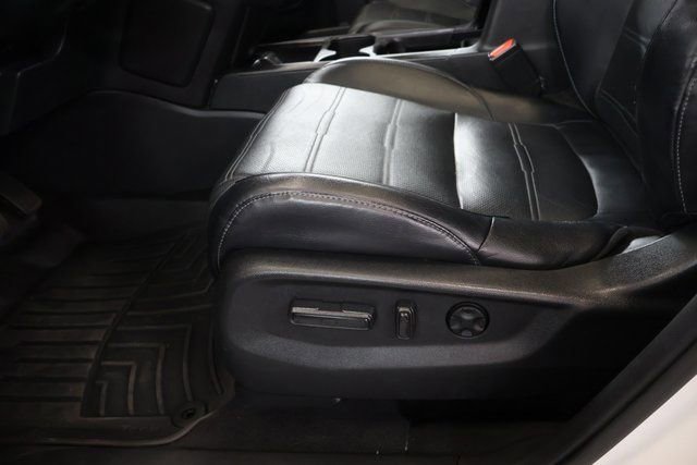 Used 2017 Honda CR-V Touring image 12