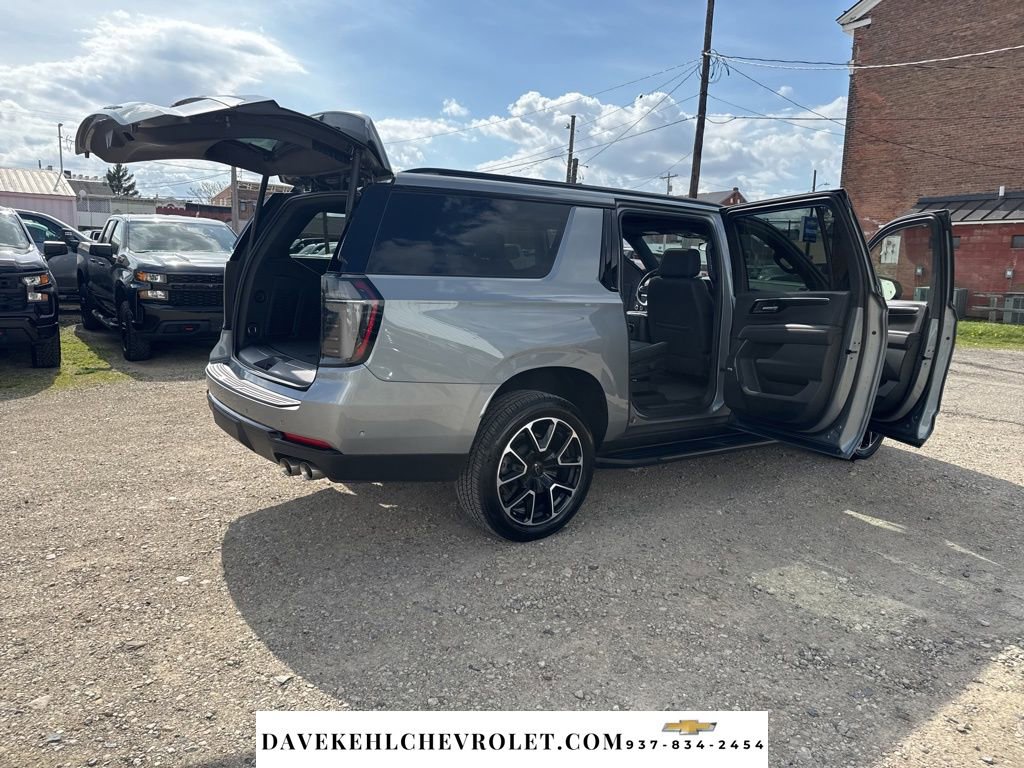 Used 2025 Chevrolet Suburban RST w/ Comfort Package image 35