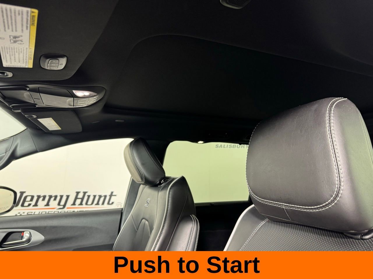 Used 2025 Chrysler Pacifica Limited image 13