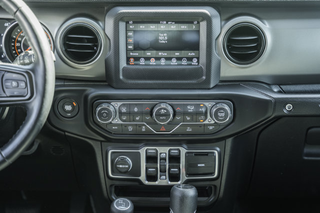 Used 2021 Jeep Wrangler Unlimited Sport AWD/4WD image 11