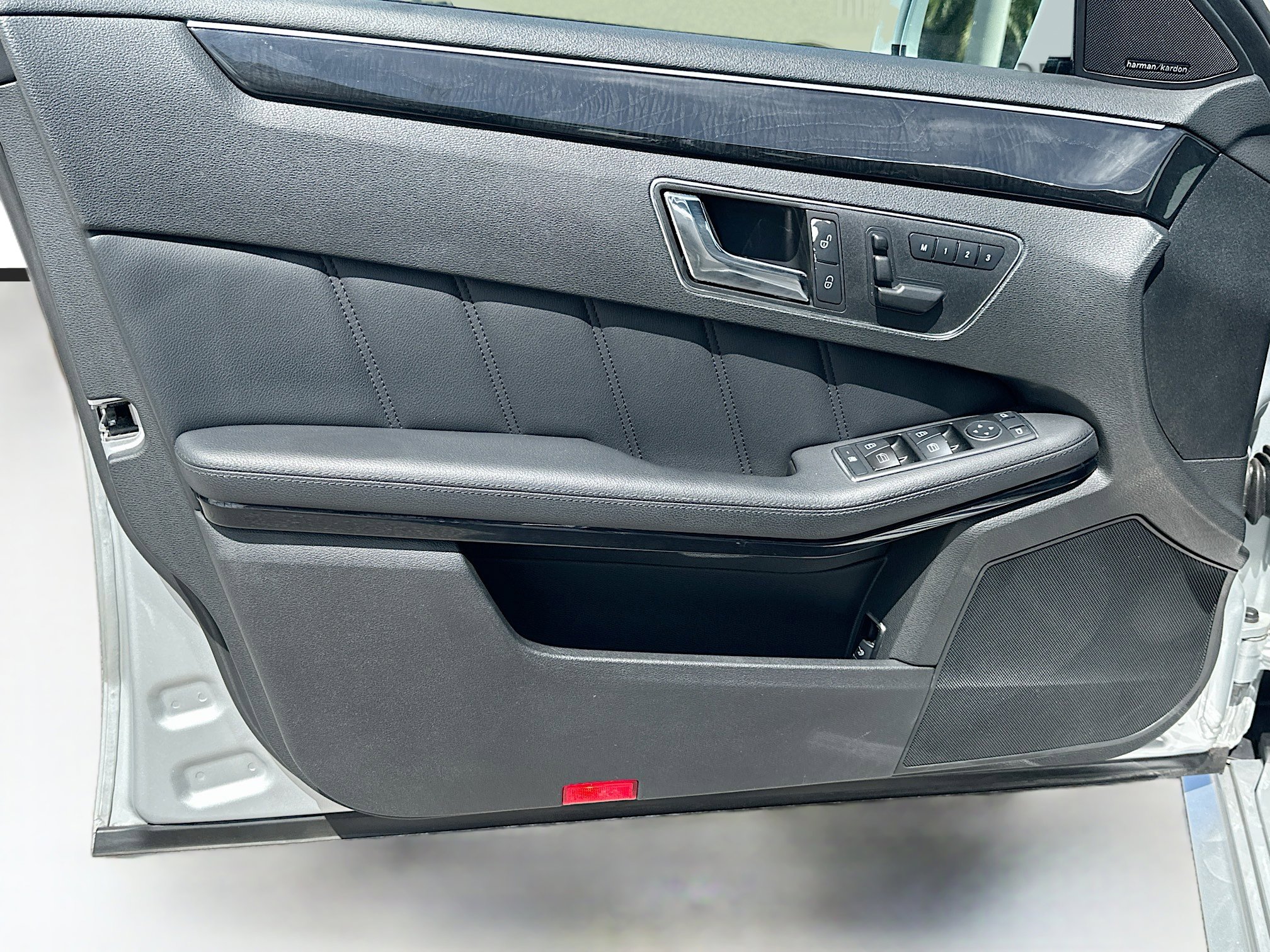 Used 2011 Mercedes-Benz E 350 E 350 image 22