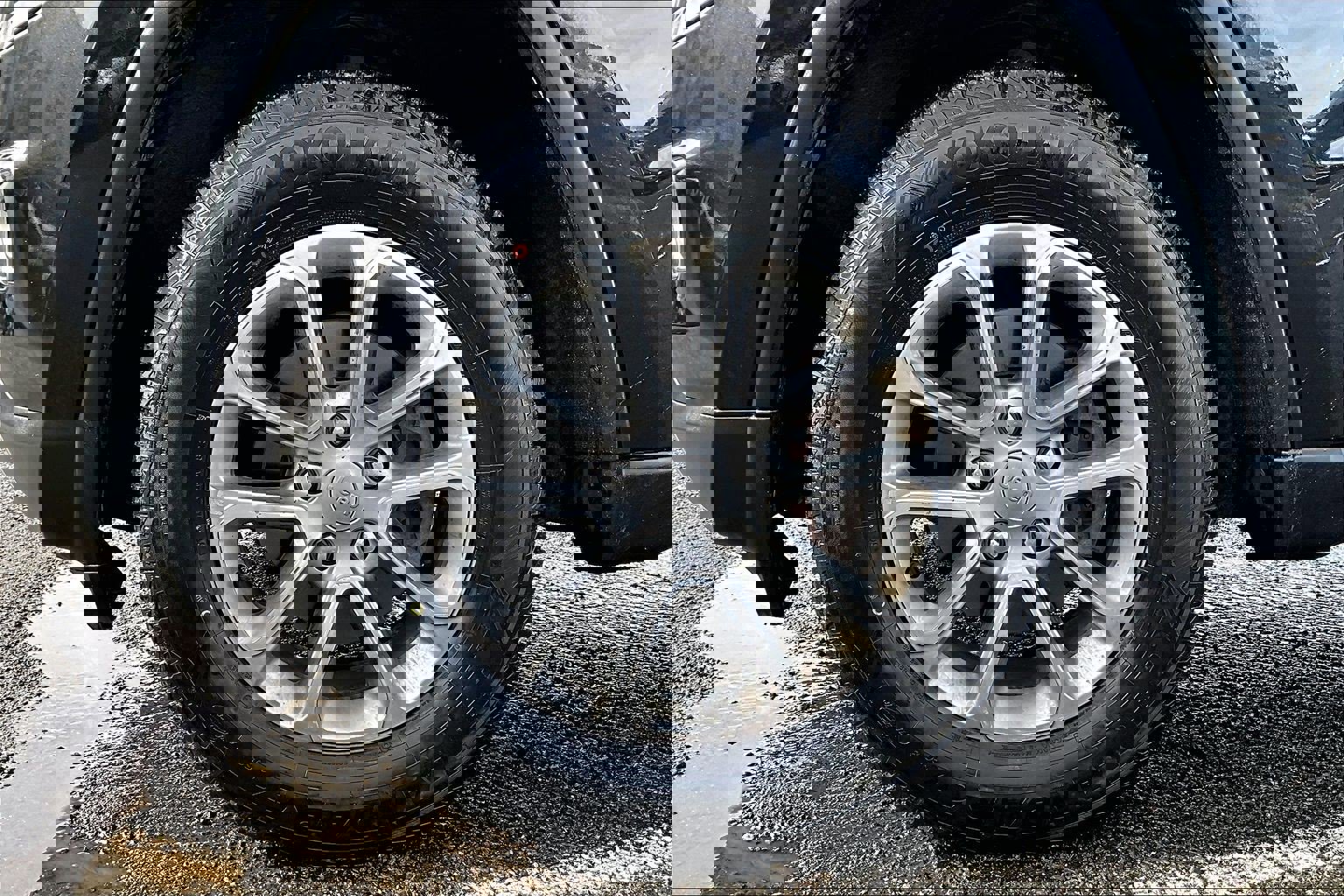 Used 2015 Jeep Grand Cherokee Limited w/ Luxury Group II image 9