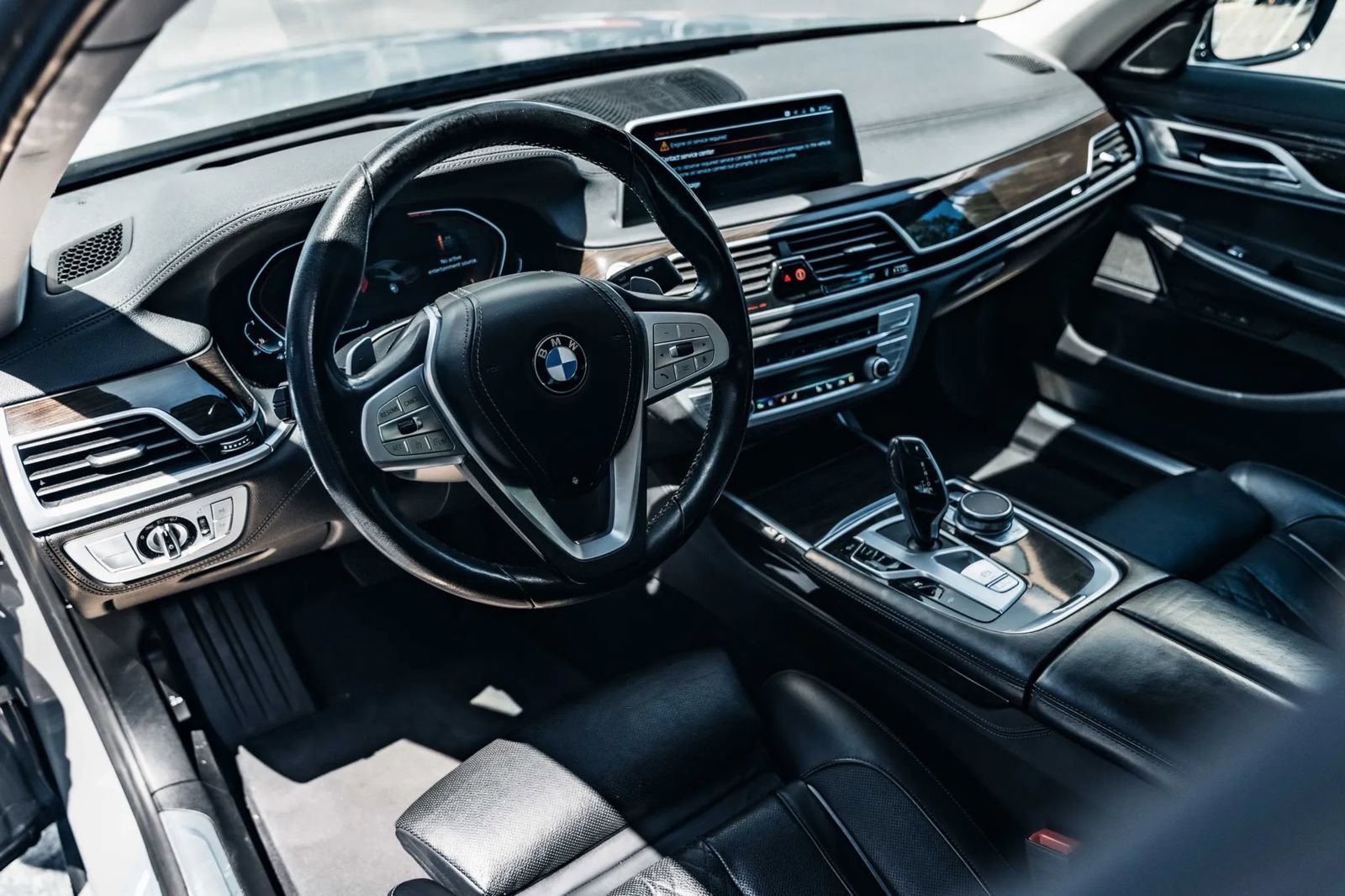 Used 2022 BMW 740i xDrive w/ Premium Package AWD/4WD image 11