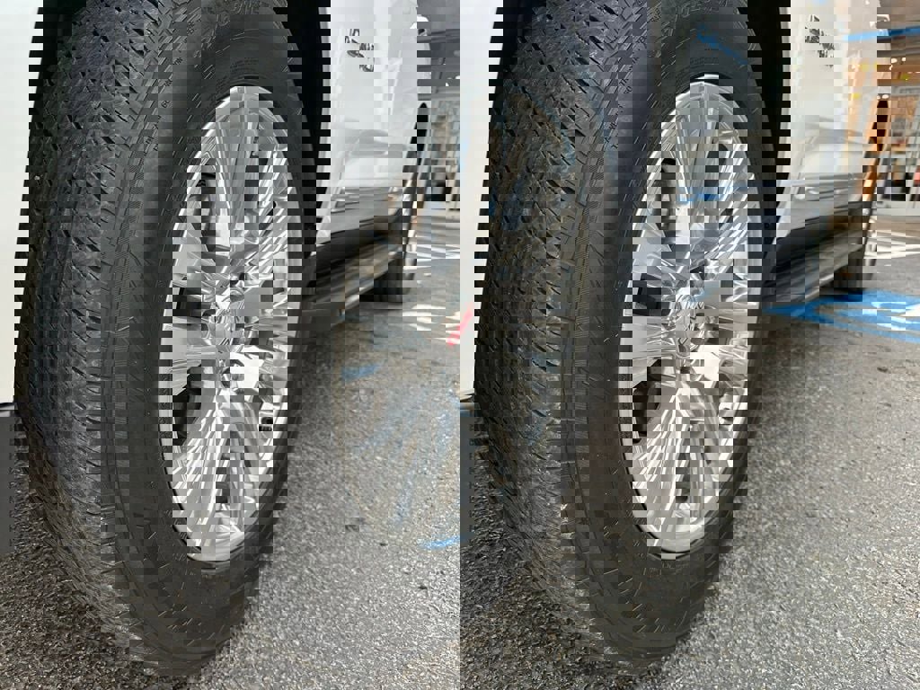 Used 2021 GMC Yukon Denali image 11