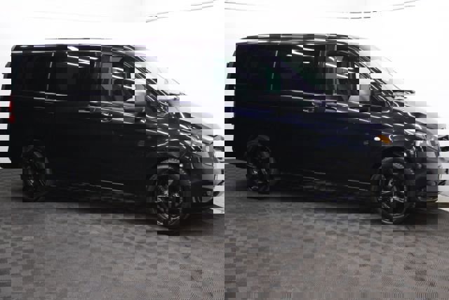 Used 2019 Mercedes-Benz Metris Passenger image 3