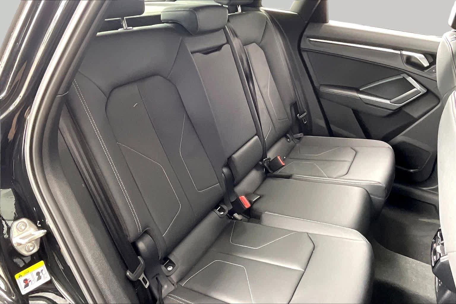 Used 2025 Audi Q3 2.0T Premium w/ Convenience Package AWD/4WD image 19