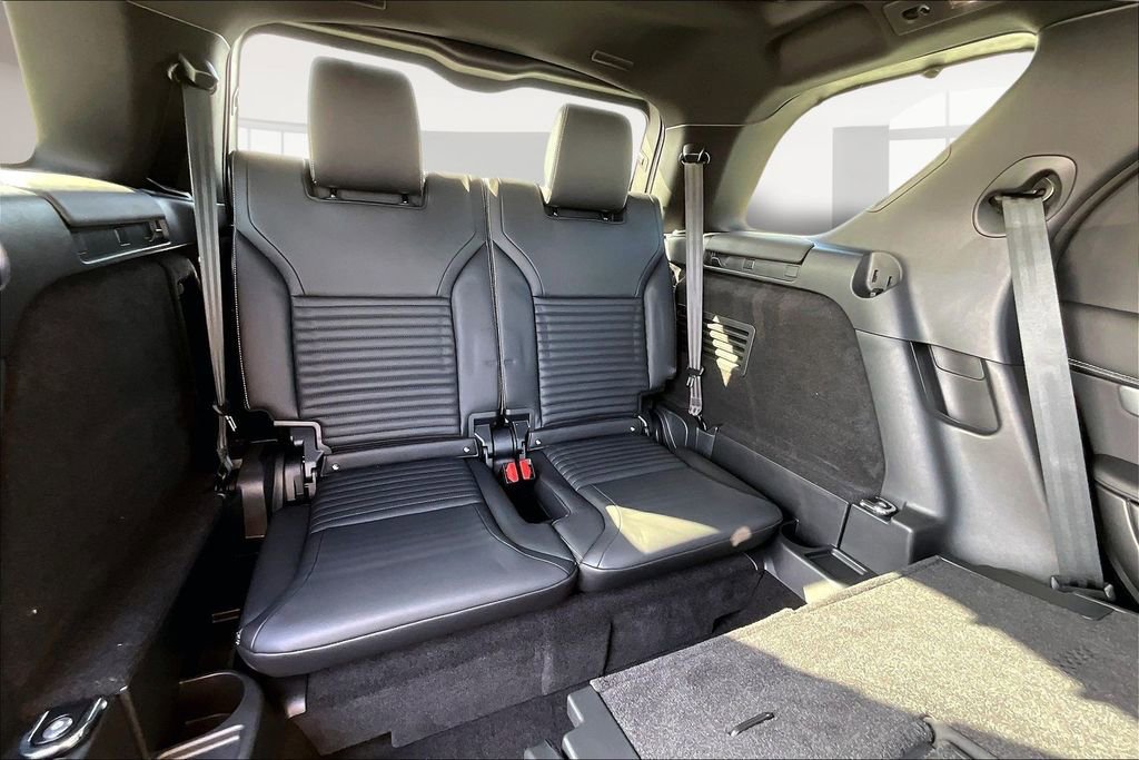 New 2025 Land Rover Discovery Dynamic SE image 10