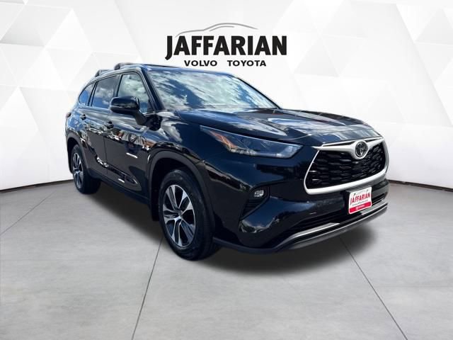 Certified 2021 Toyota Highlander XLE